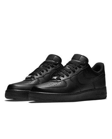 Nike air force 1 black with gum sole hot sale