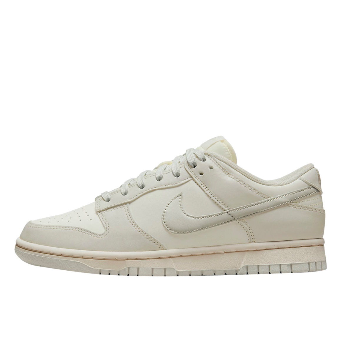 Nike air force 1 07 lv8 sail bone & metallic gold cheap